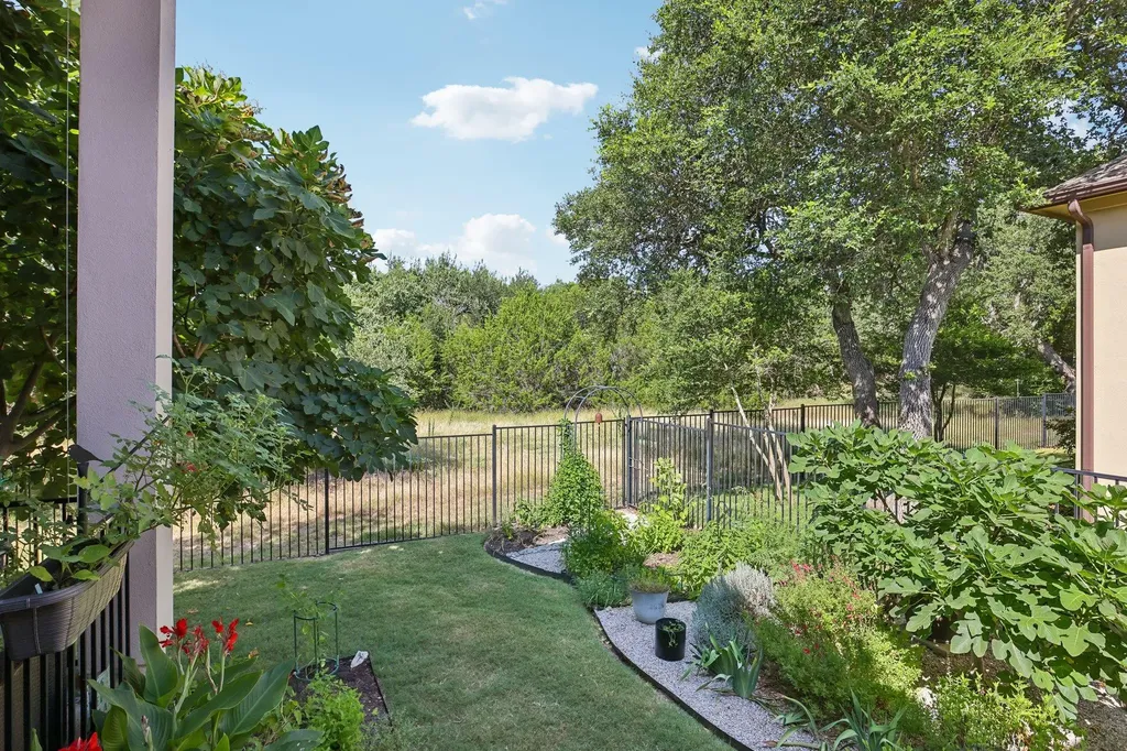 329 Mendocino Lane Austin TX 78737