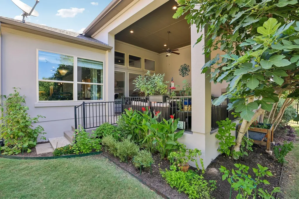 329 Mendocino Lane Austin TX 78737