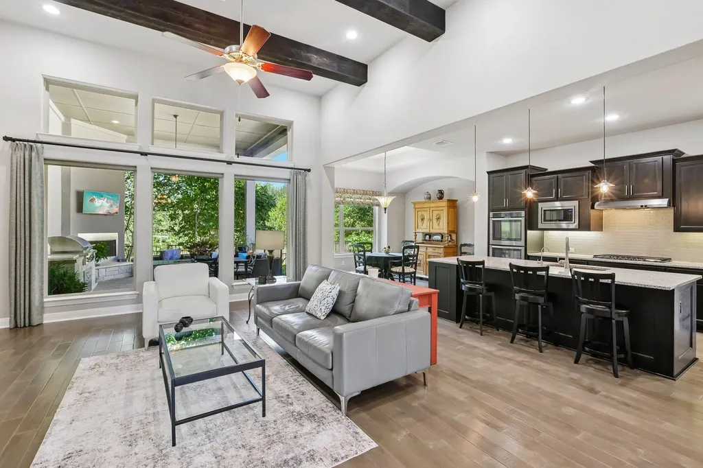 329 Mendocino Lane Austin TX 78737