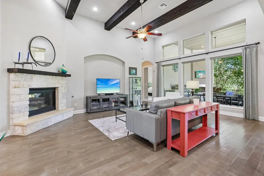 329 Mendocino Lane Austin TX 78737