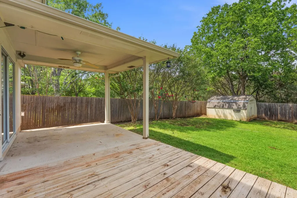 1724 Canon Yeomans Trail Austin TX 78748