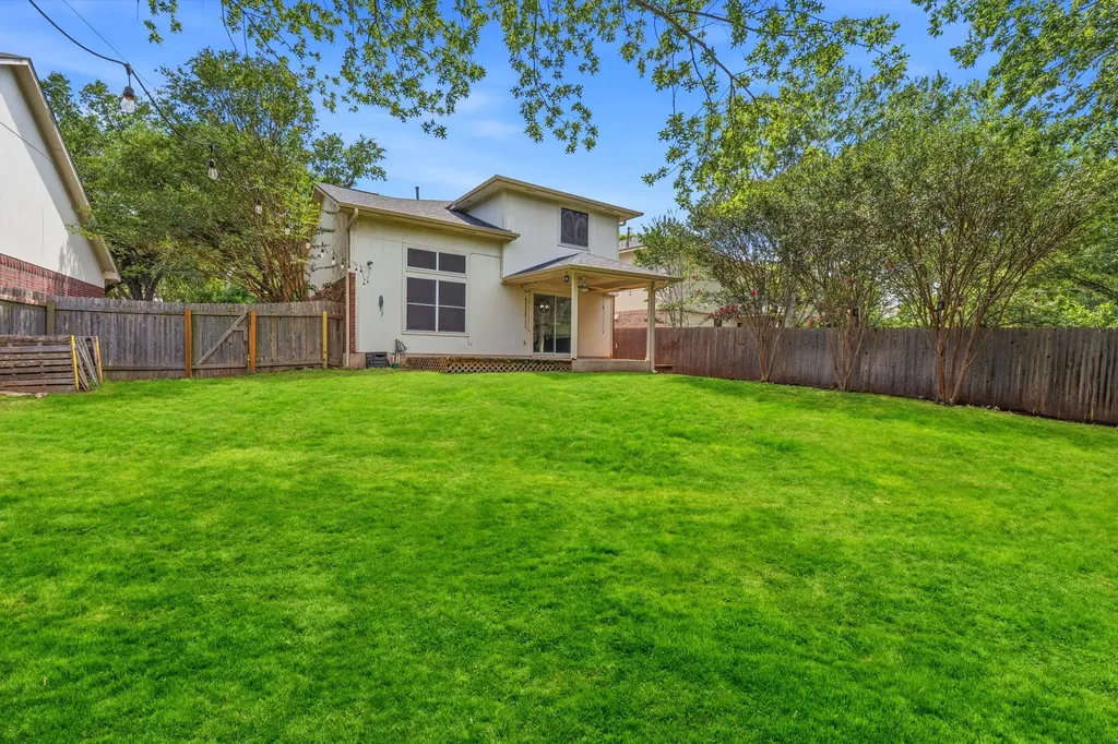 1724 Canon Yeomans Trail Austin TX 78748