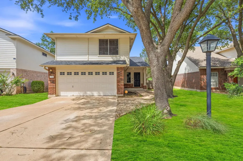 1724 Canon Yeomans Trail Austin TX 78748
