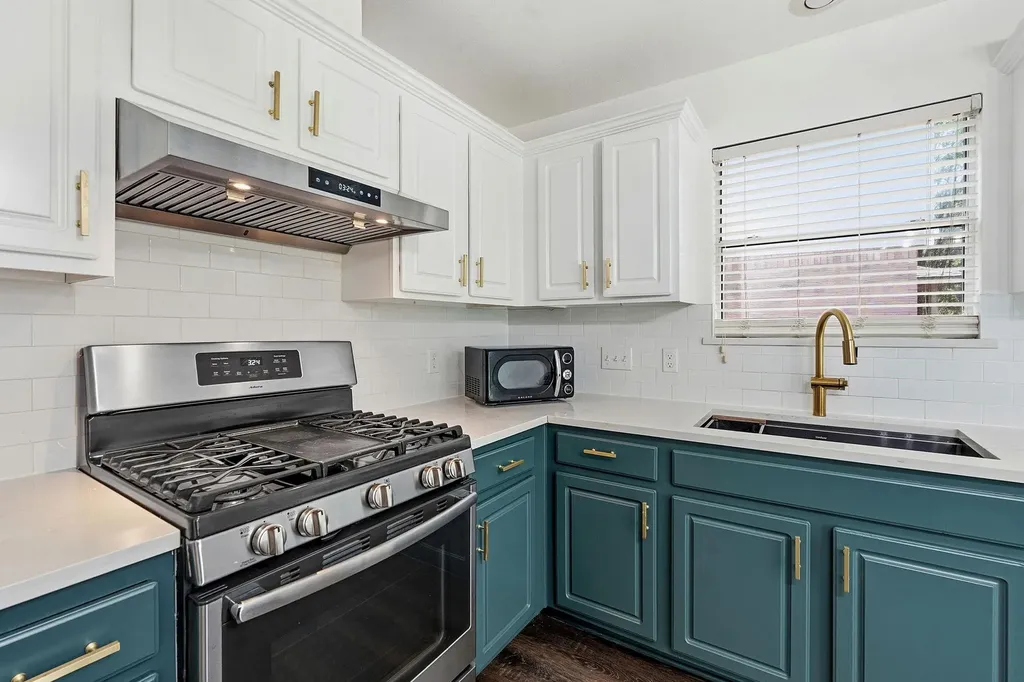 1724 Canon Yeomans Trail Austin TX 78748