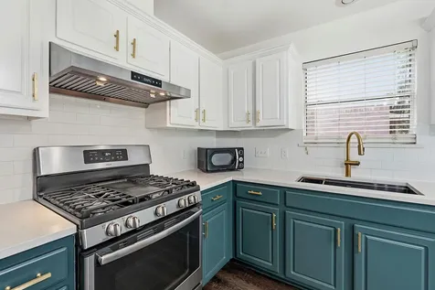 1724 Canon Yeomans Trail Austin TX 78748