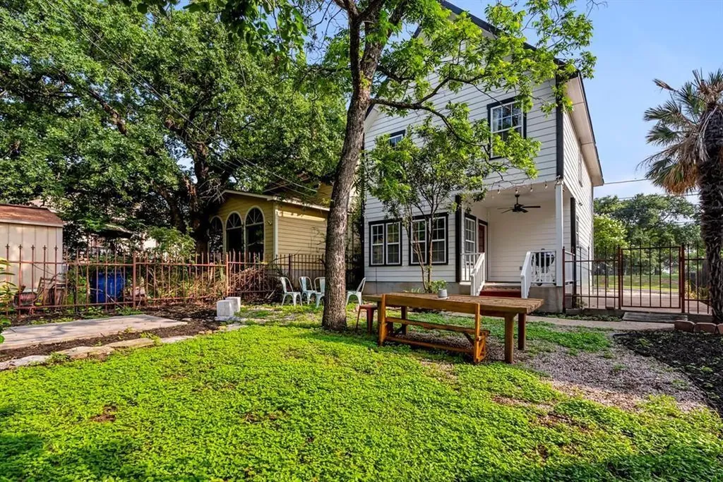 1508 E 11th Street Austin TX 78702