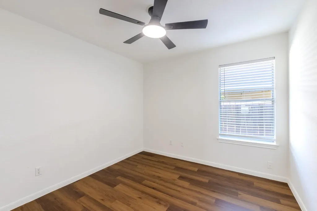 220 N Crossing Trail Round Rock TX 78665