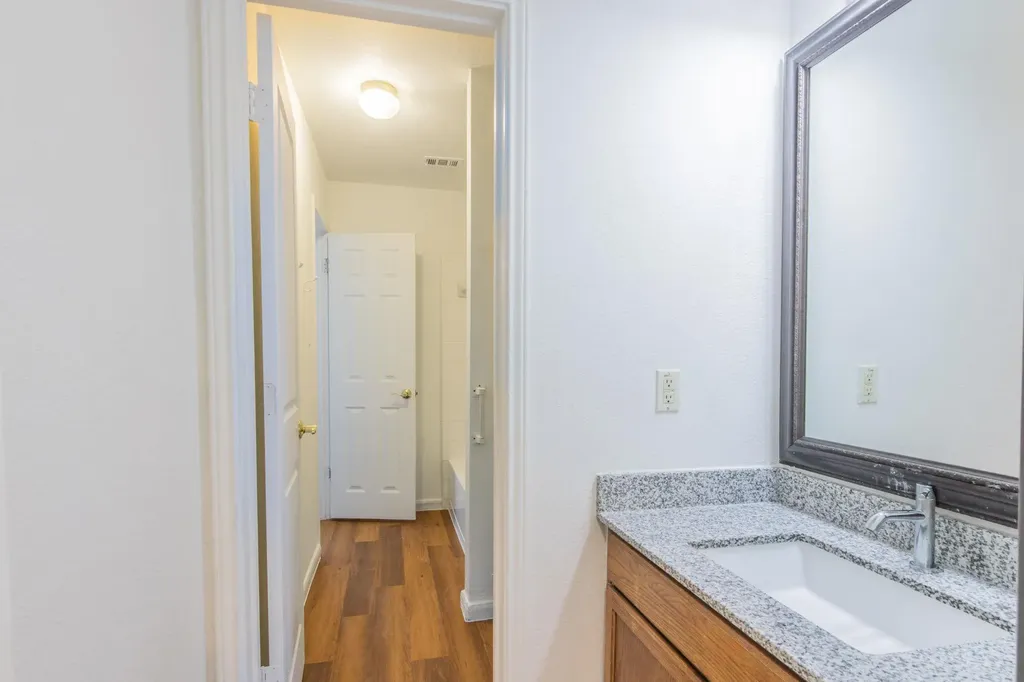 220 N Crossing Trail Round Rock TX 78665
