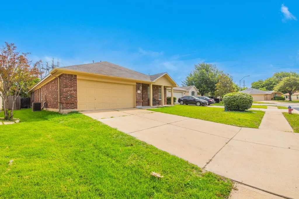 220 N Crossing Trail Round Rock TX 78665