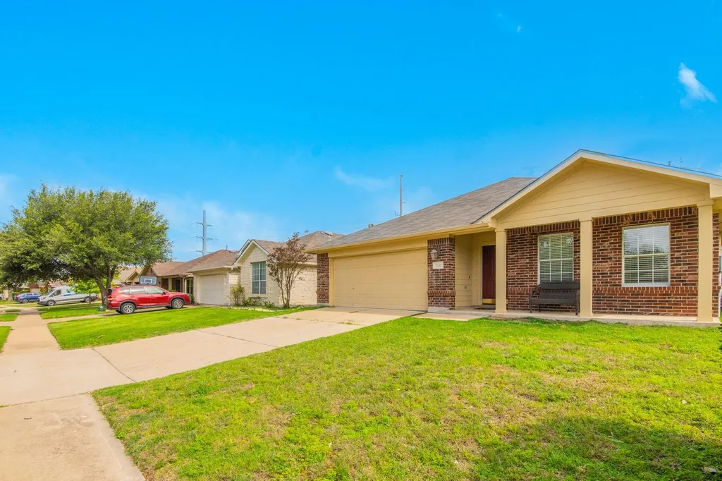 220 N Crossing Trail Round Rock TX 78665