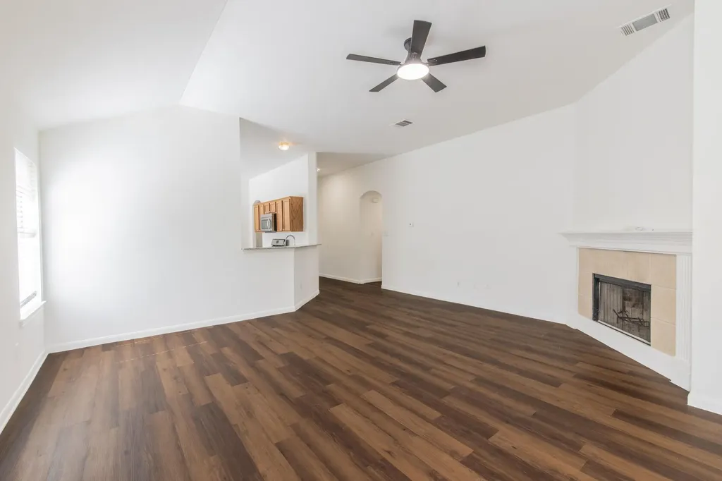 220 N Crossing Trail Round Rock TX 78665
