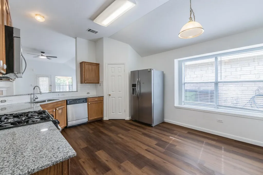 220 N Crossing Trail Round Rock TX 78665