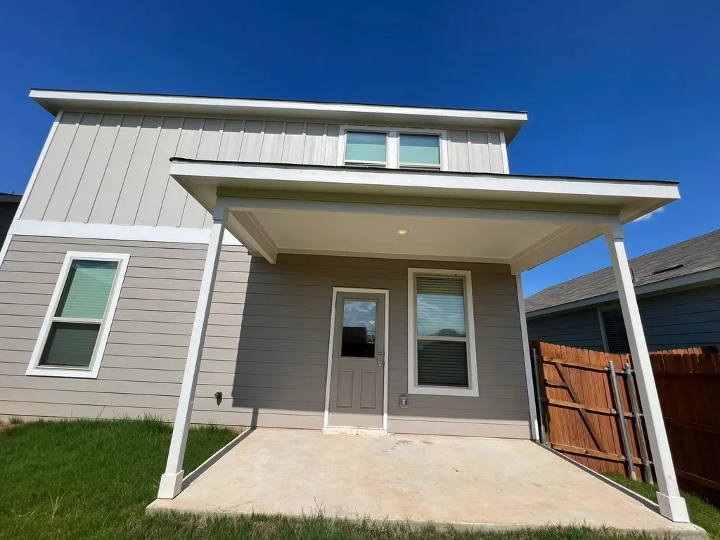 40 Pacific Loon Street Leander TX 78641