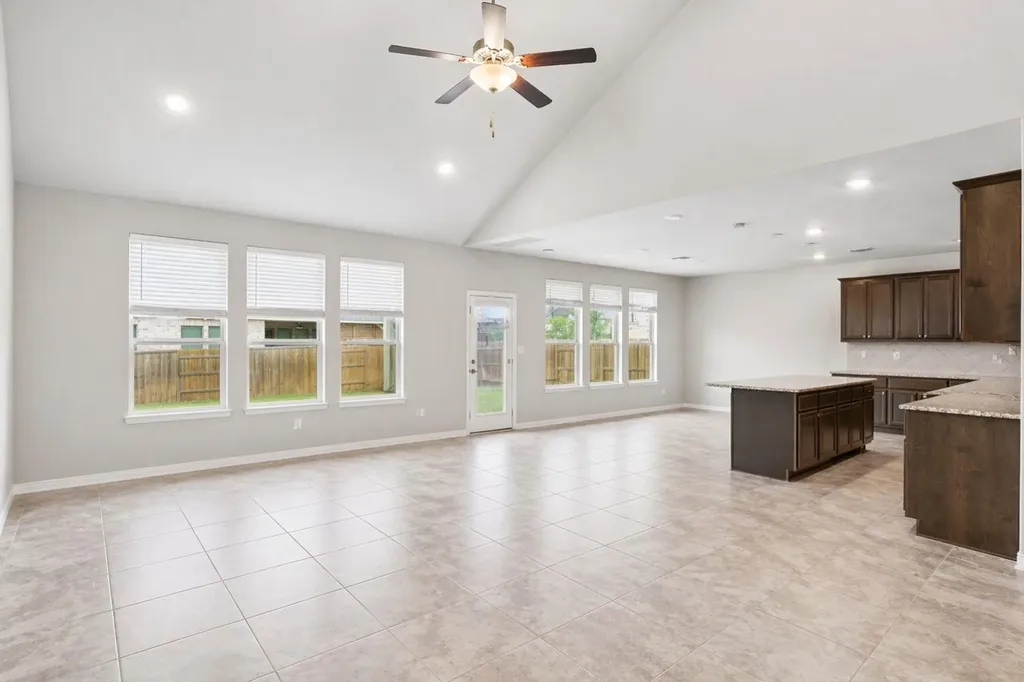 305 Painted Creek Way Kyle TX 78640