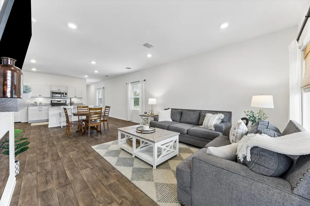 19300 Bear Grass Drive Elgin TX 78621