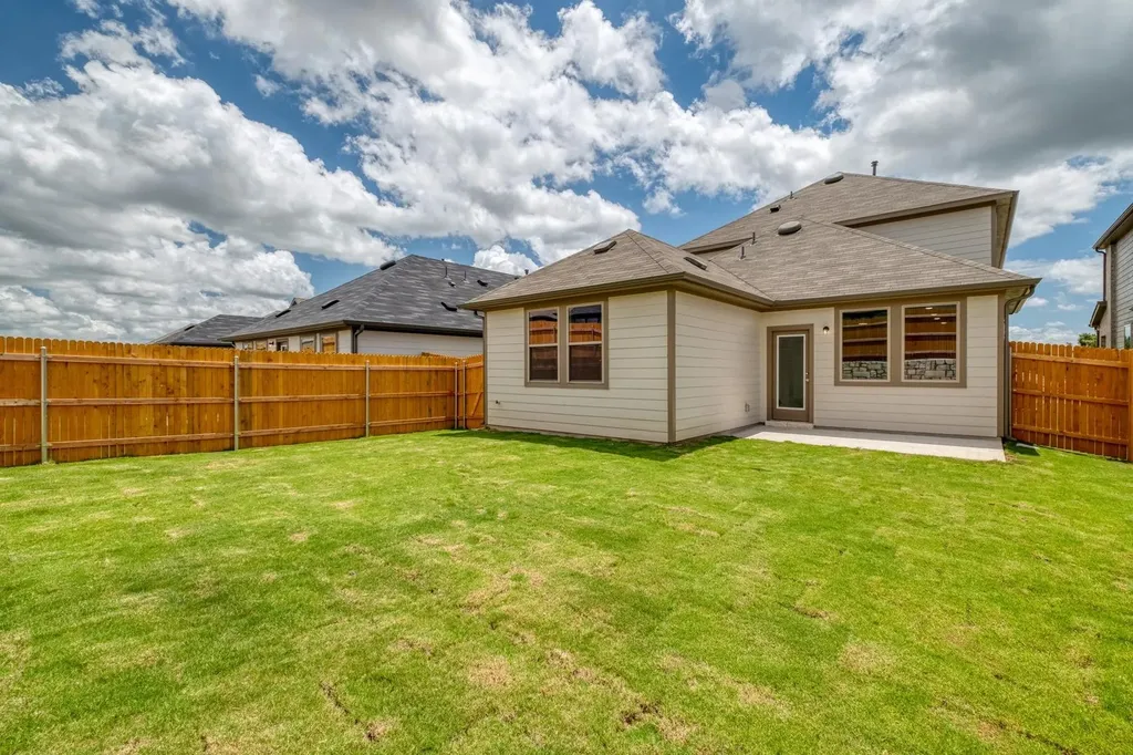 180 Hornet Street Elgin TX 78621