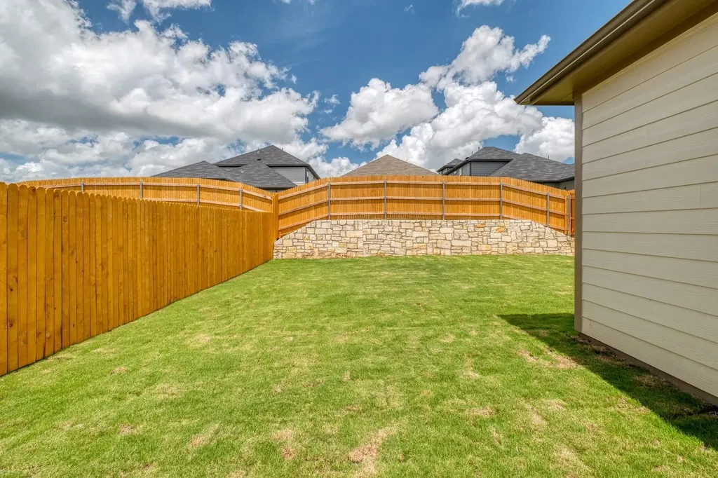180 Hornet Street Elgin TX 78621