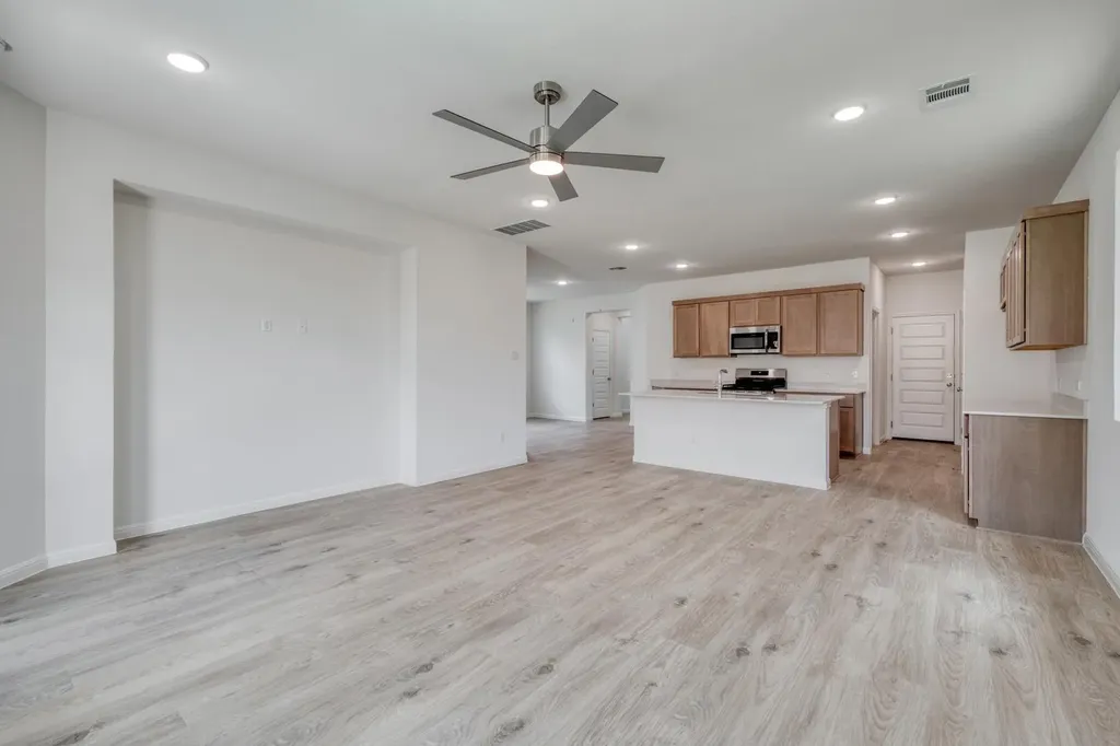 180 Hornet Street Elgin TX 78621