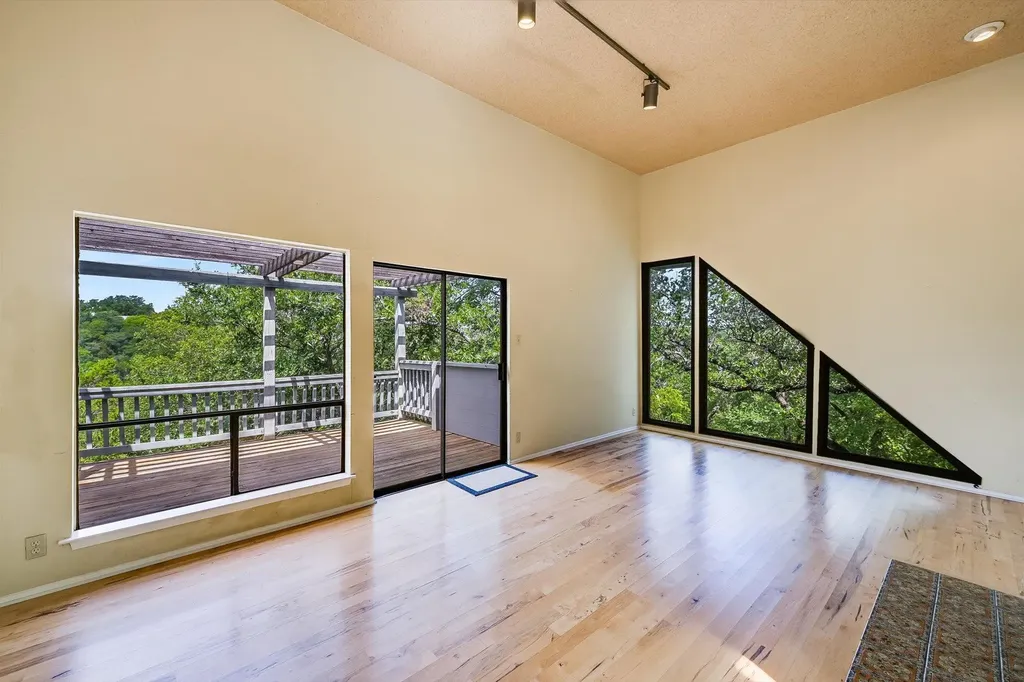 8804 Mountain Path Circle Austin TX 78759