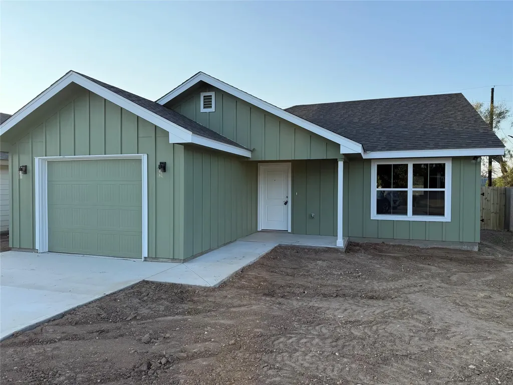 1710 E Avenue J Avenue Lampasas TX 76550