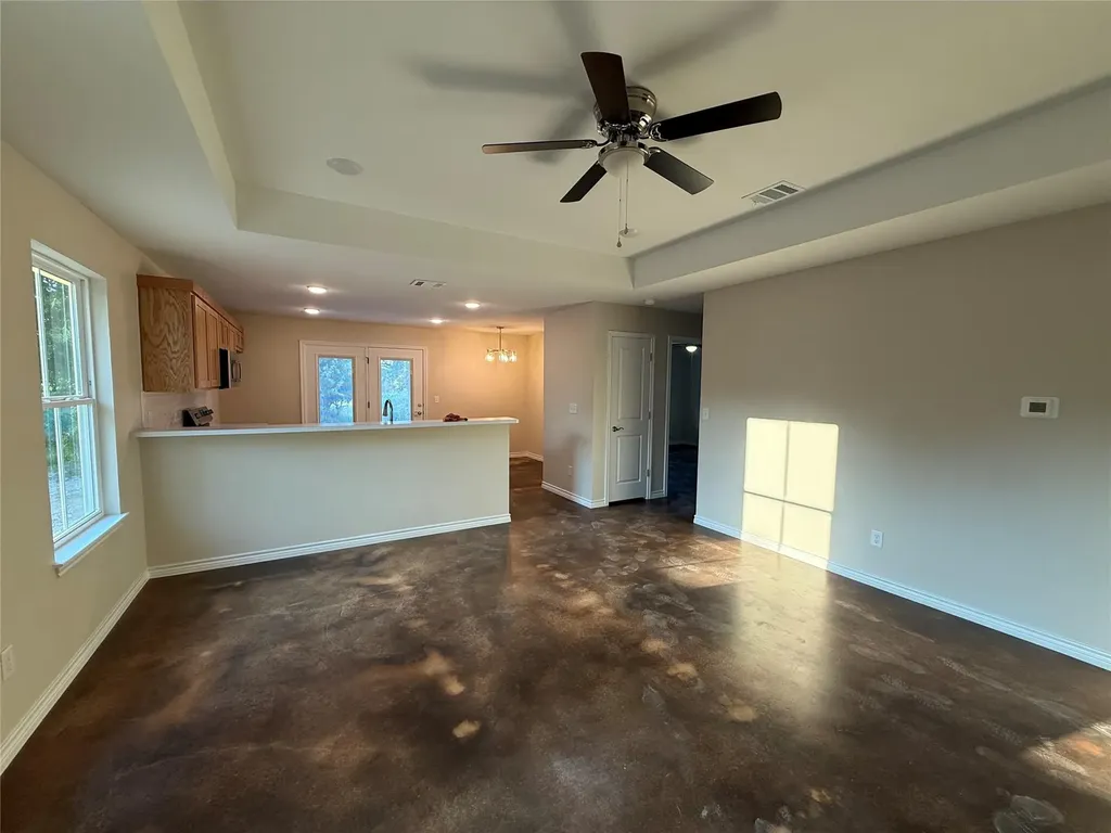 1710 E Avenue J Avenue Lampasas TX 76550