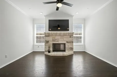 512 Lady Swiss Lane Hutto TX 78634