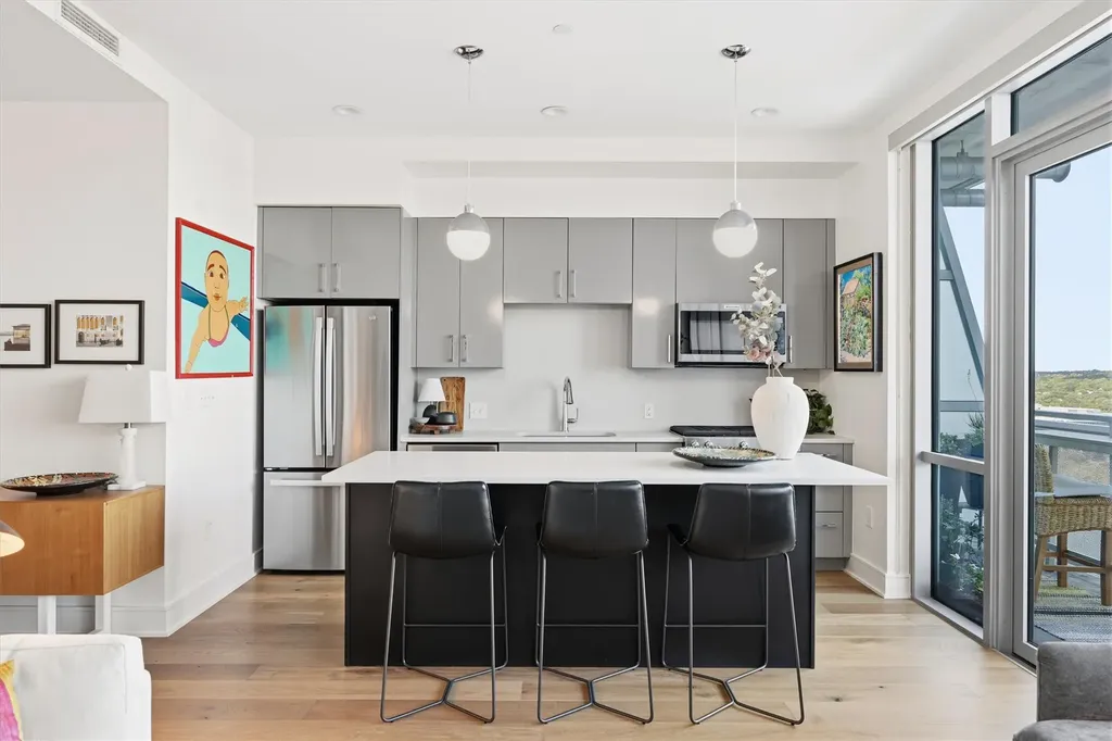 222 West Avenue Austin TX 78701