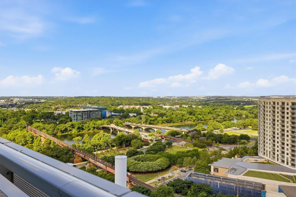 222 West Avenue Austin TX 78701