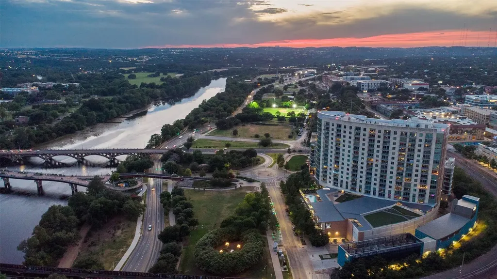 222 West Avenue Austin TX 78701