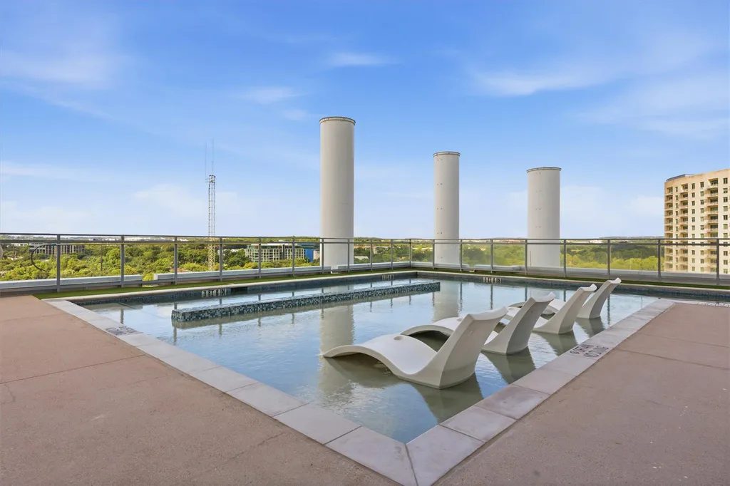 222 West Avenue Austin TX 78701