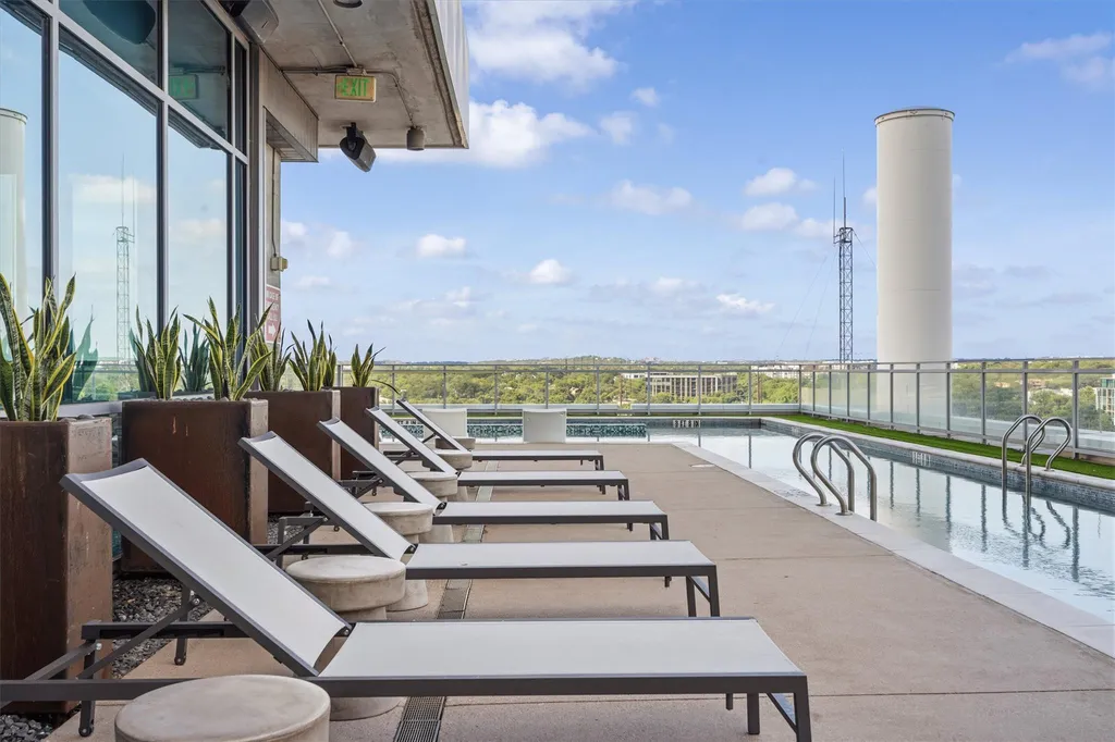 222 West Avenue Austin TX 78701