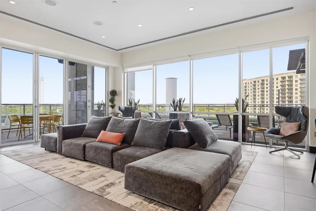 222 West Avenue Austin TX 78701