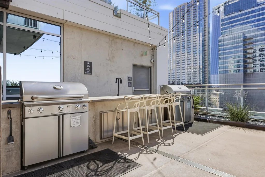 222 West Avenue Austin TX 78701
