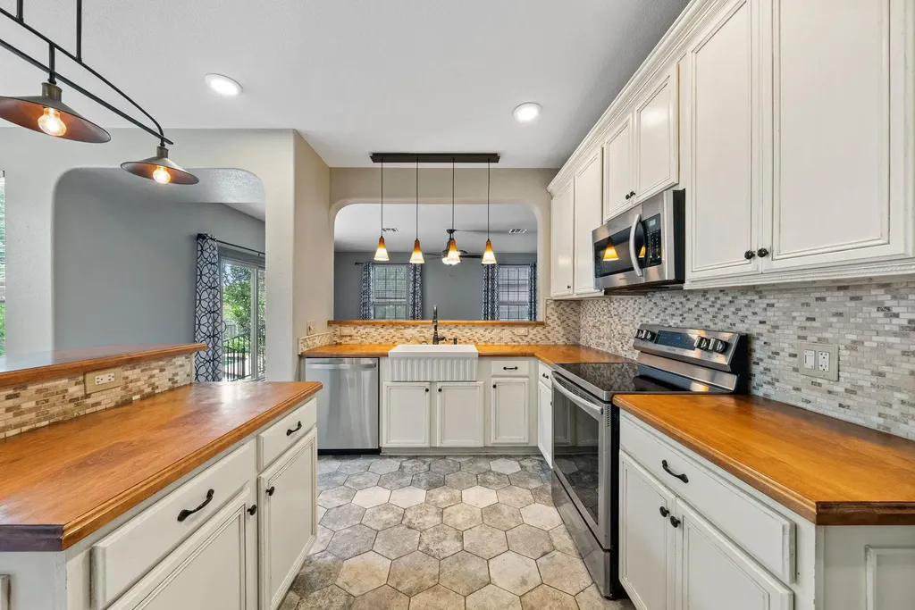 4405 Woodstock Drive Georgetown TX 78633