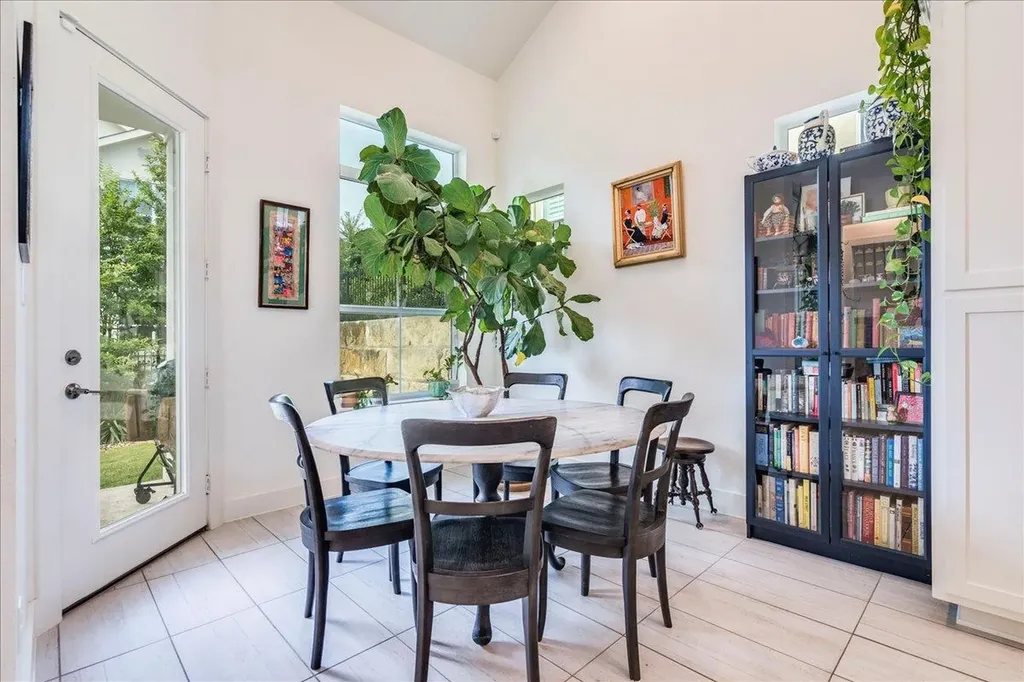306 Olivia Drive Austin TX 78738