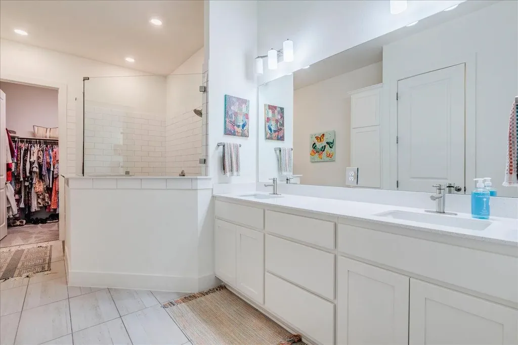 306 Olivia Drive Austin TX 78738