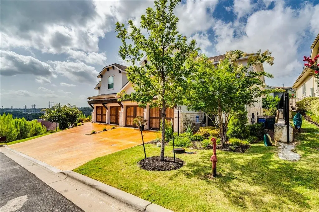 306 Olivia Drive Austin TX 78738