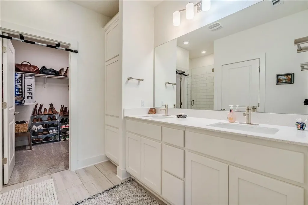 306 Olivia Drive Austin TX 78738