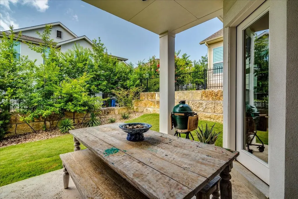 306 Olivia Drive Austin TX 78738