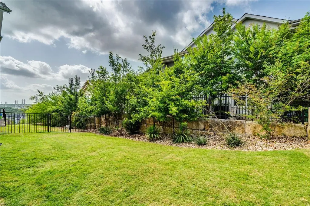 306 Olivia Drive Austin TX 78738