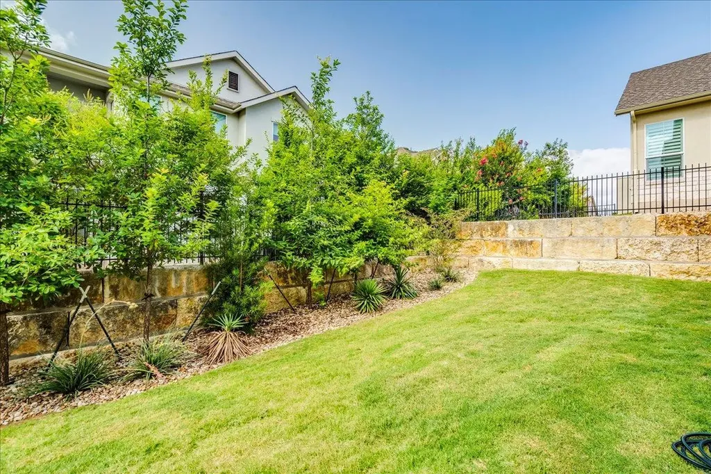 306 Olivia Drive Austin TX 78738