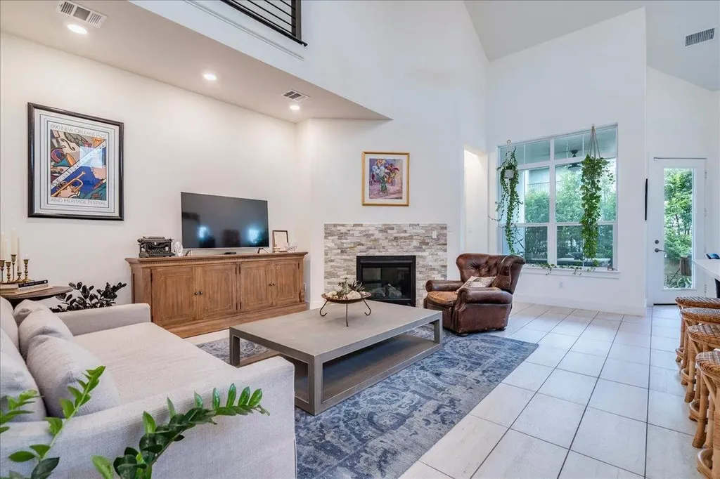 306 Olivia Drive Austin TX 78738