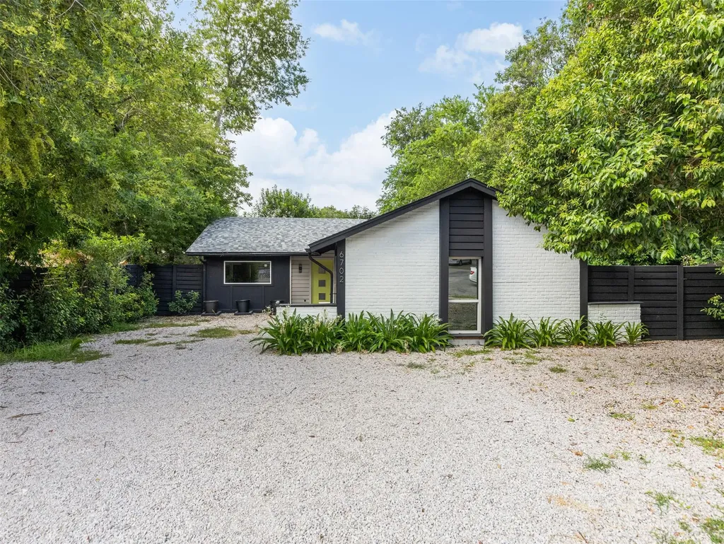 6702 Rockridge Court Austin TX 78744