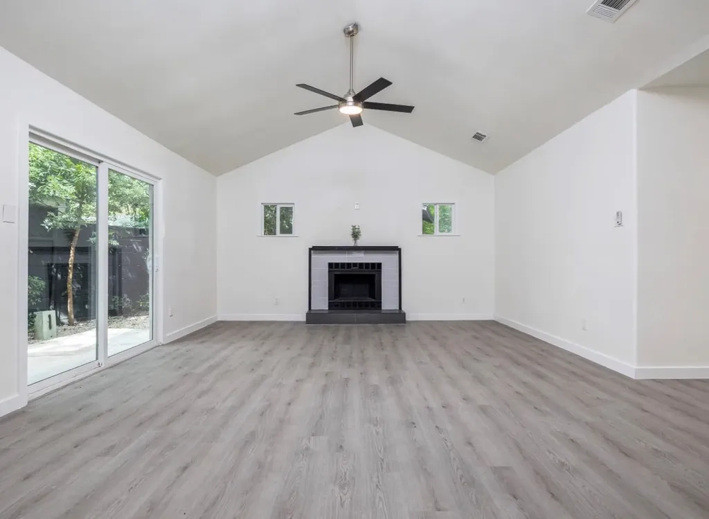 6702 Rockridge Court Austin TX 78744