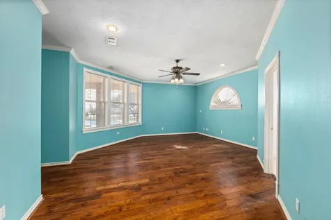803 S Converse Street Flatonia TX 78941