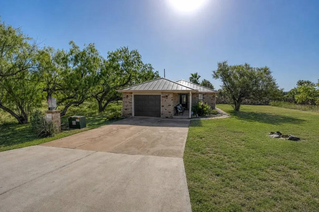 603 Sun Ray Horseshoe Bay TX 78657