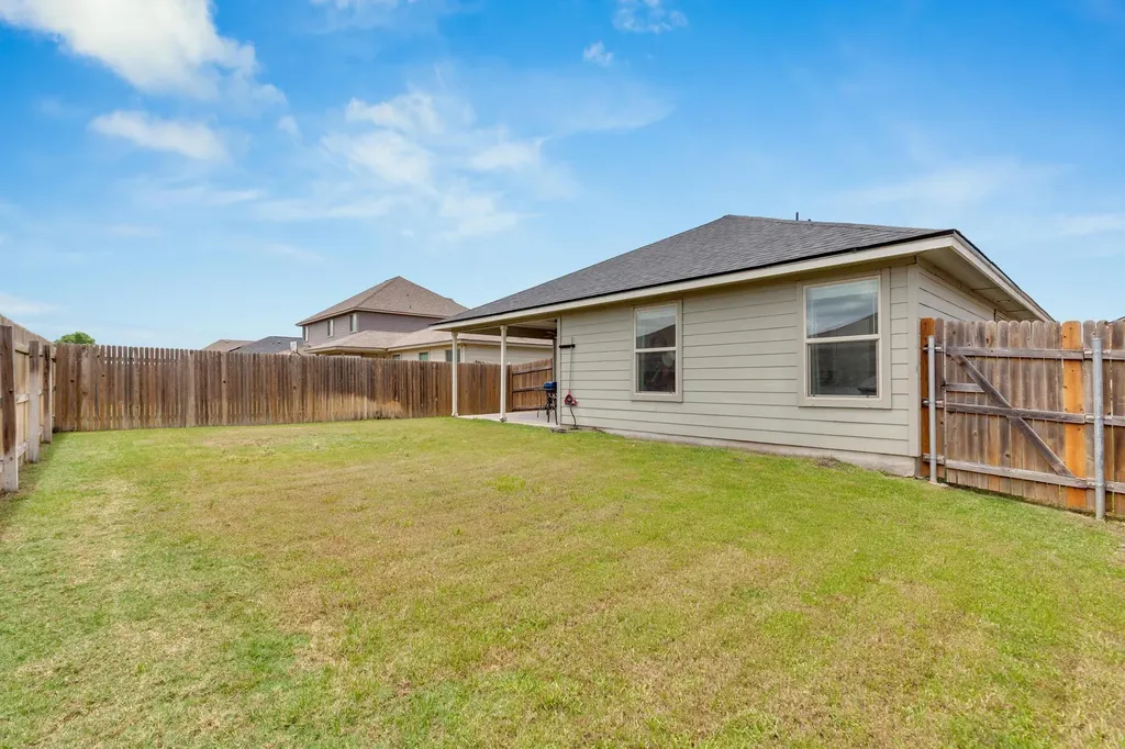 119 Beth Ann Loop Taylor TX 76574