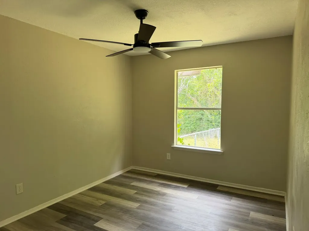 512 Lenora Drive Taylor TX 76574