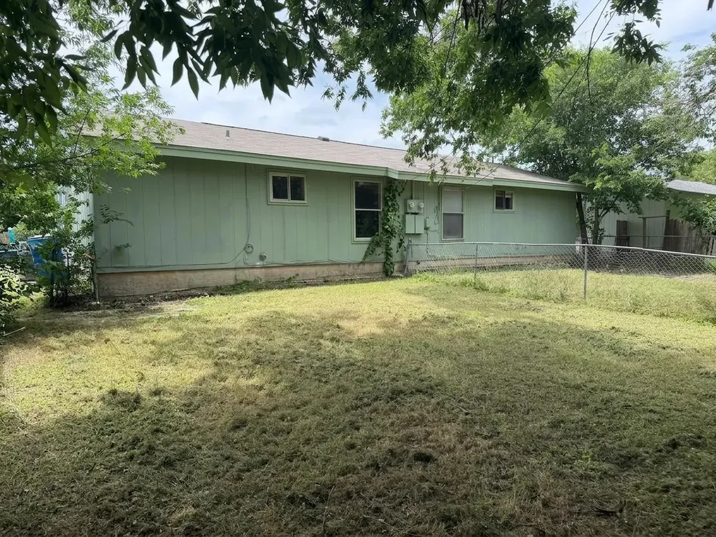 512 Lenora Drive Taylor TX 76574