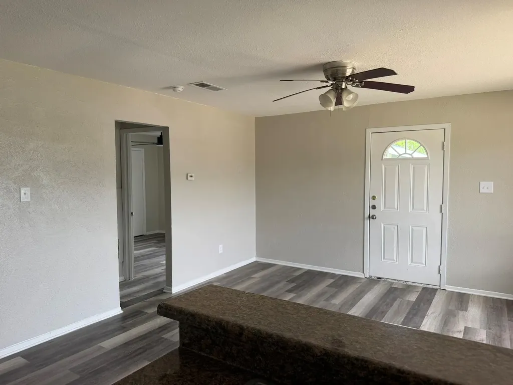 512 Lenora Drive Taylor TX 76574